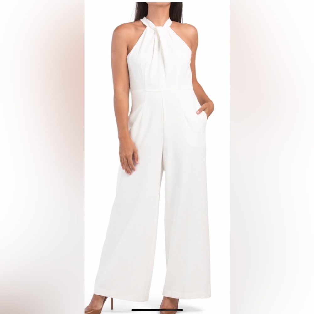 Julia Jordan Sleeveless Halter neck White Jumpsuit size 12